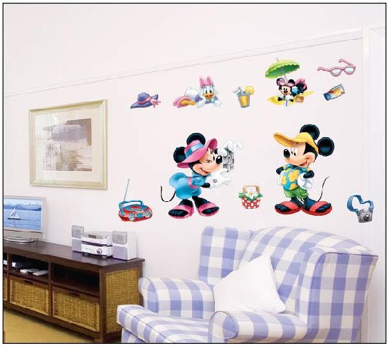Samolepka na zeď Mickey Mouse na dovolené 50 x 70 cm
